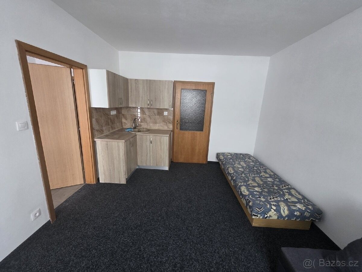 Pronájem byt - Karlovy Vary, 360 01