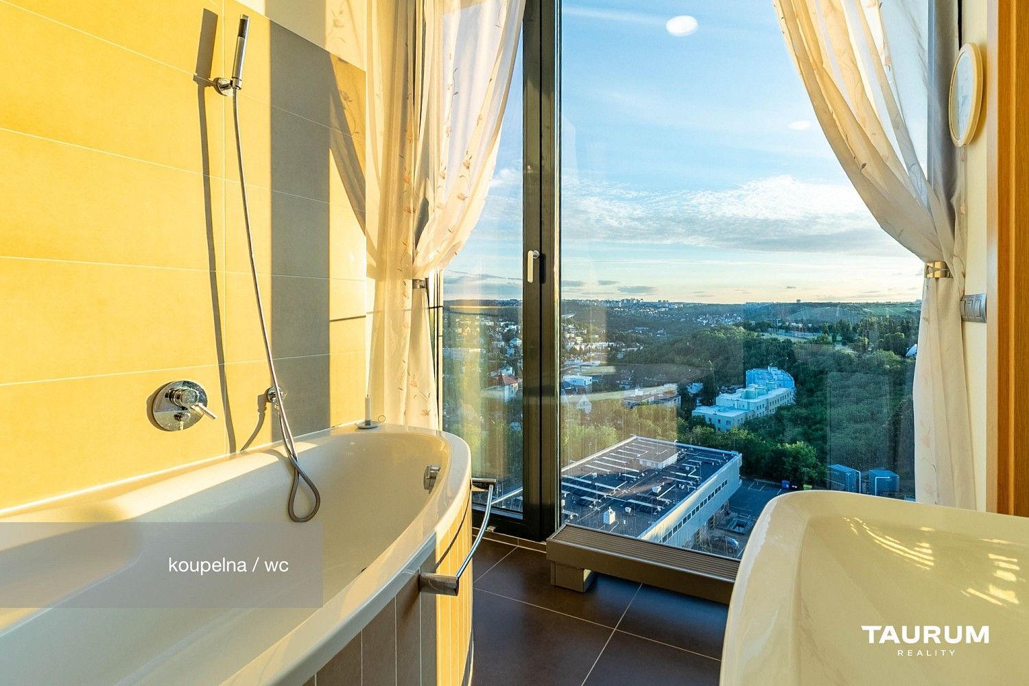 Byt 4+kk · 134 m² · K sídlišti, Praha 4 - Nusle - 4