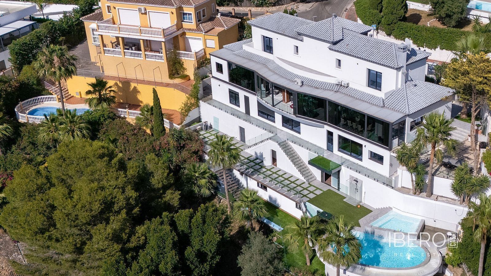 Prodej rodinný dům - Torrequebrada, ES, 587 m² - 2