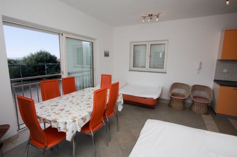 Prodej byt - 987 66, Zahraničí