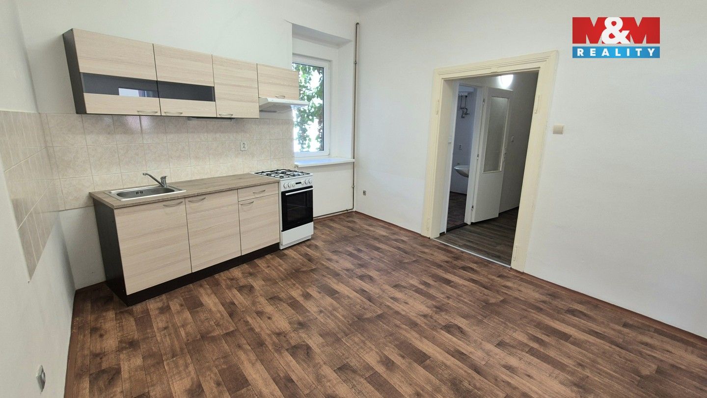 Pronájem byt 2+1 - Váňova, Kladno, 80 m²