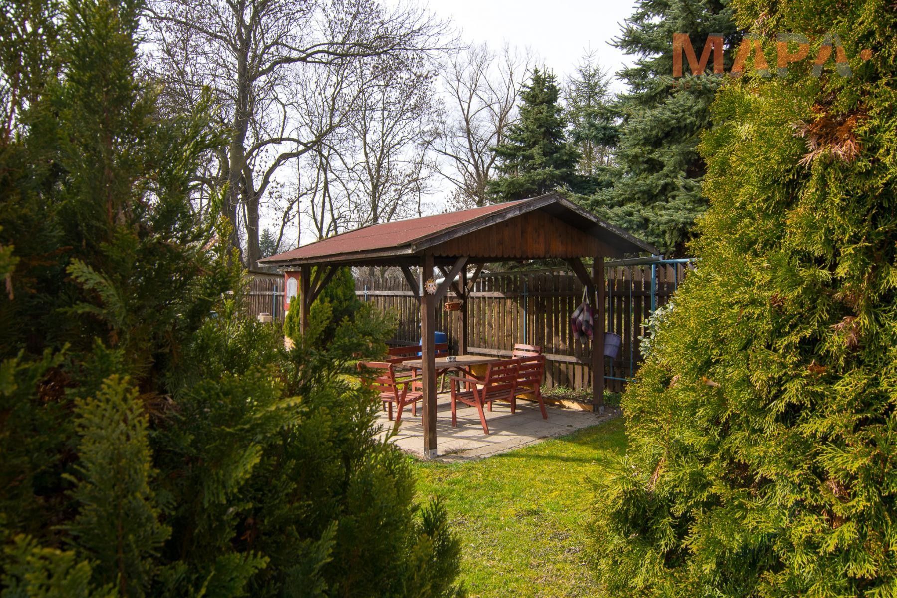 Prodej rodinný dům - Střezov, Březno, 200 m²