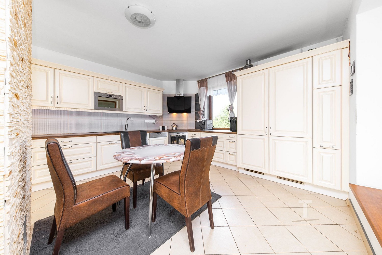 Rodinný dům · 280 m² · Lechovice, okres Znojmo - 4