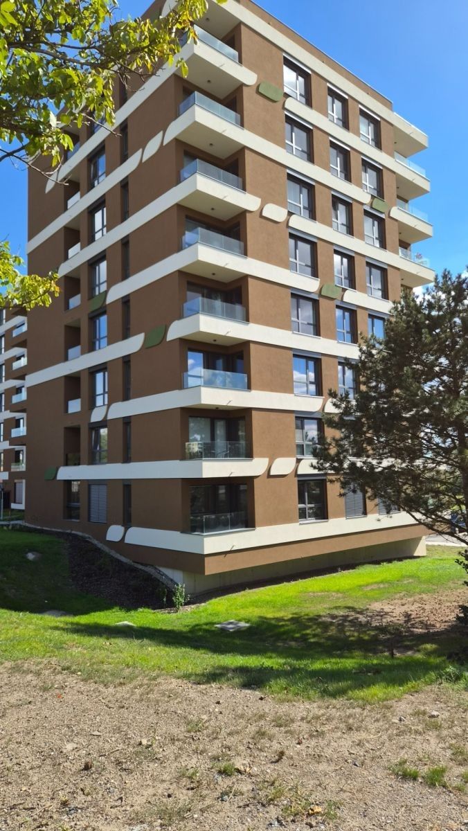 Pronájem byt 2+kk - Arnošta Valenty, Praha - Černý Most, 47 m² - 2