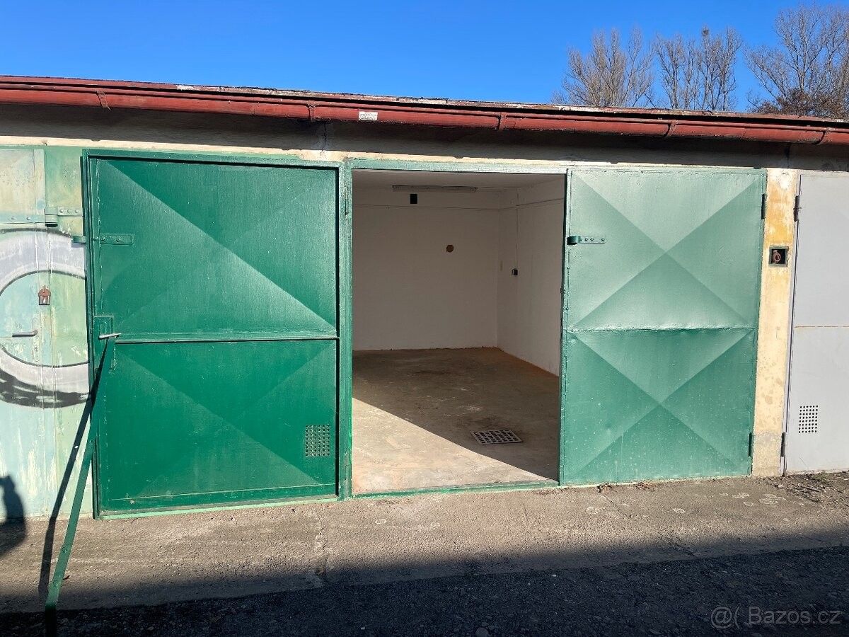 Garáže, Hradec Králové, 500 03