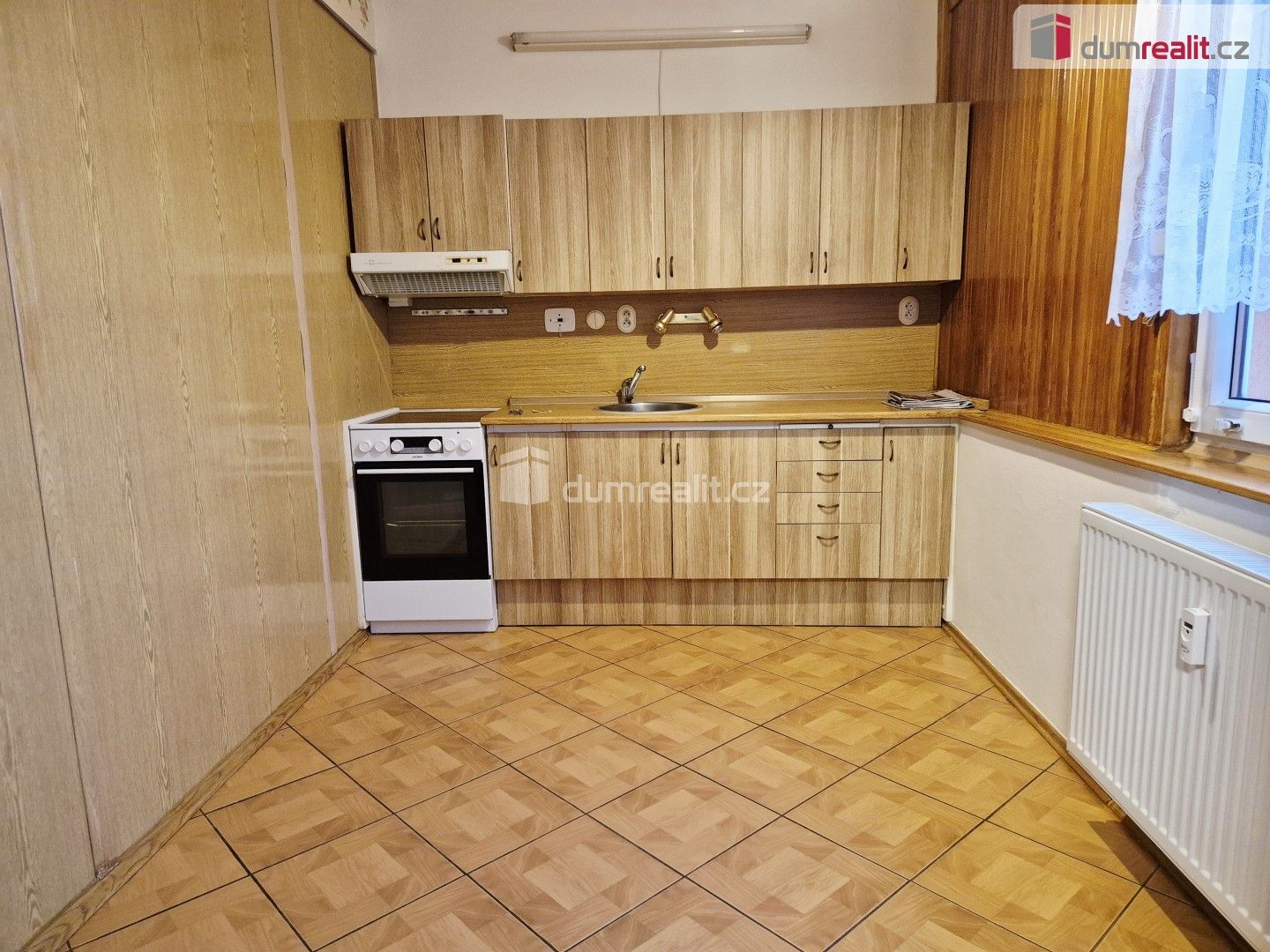 3+1, Lhenická, České Budějovice, 52 m²