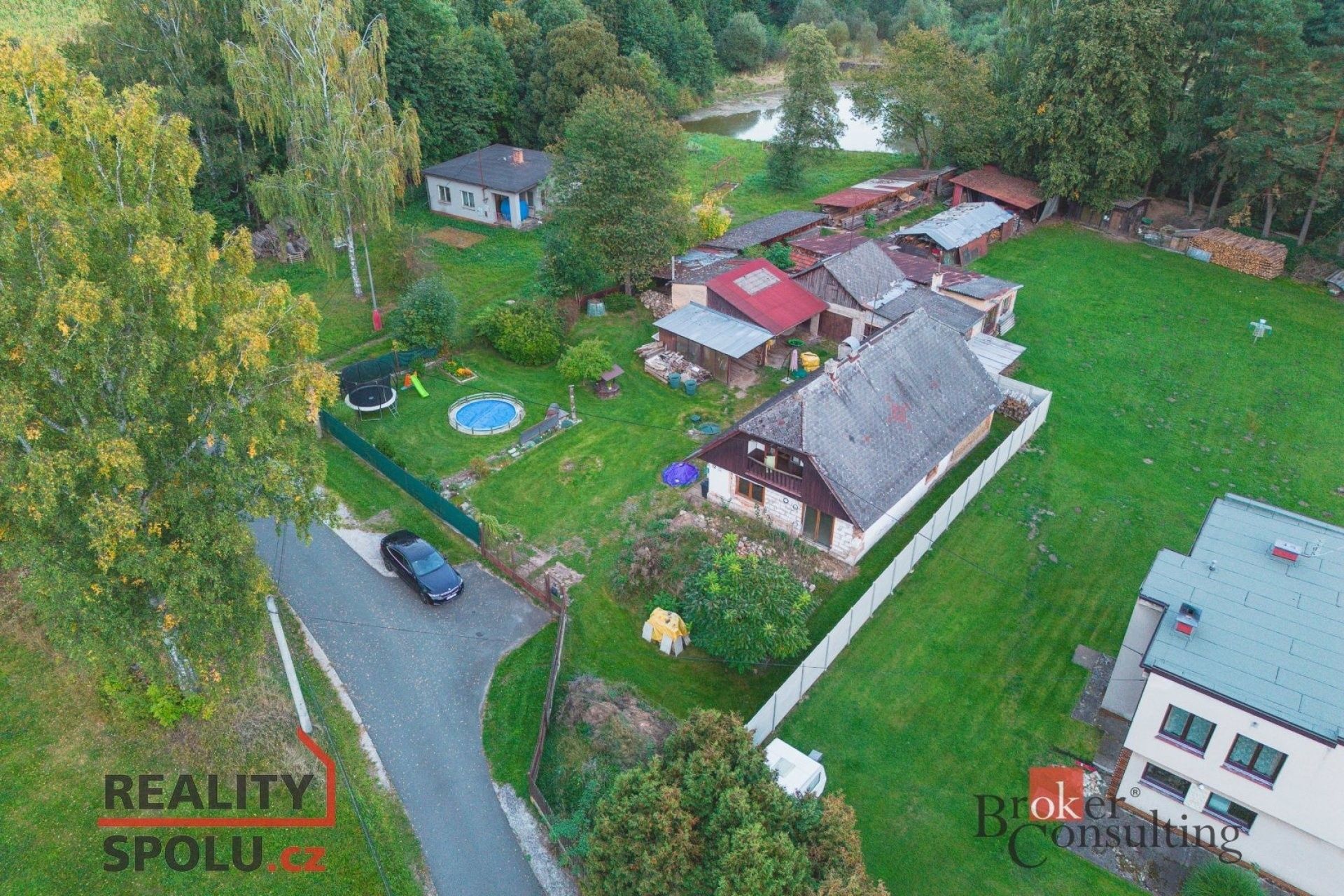 Rodinné domy, U koupaliště, Hrádek, 235 m²