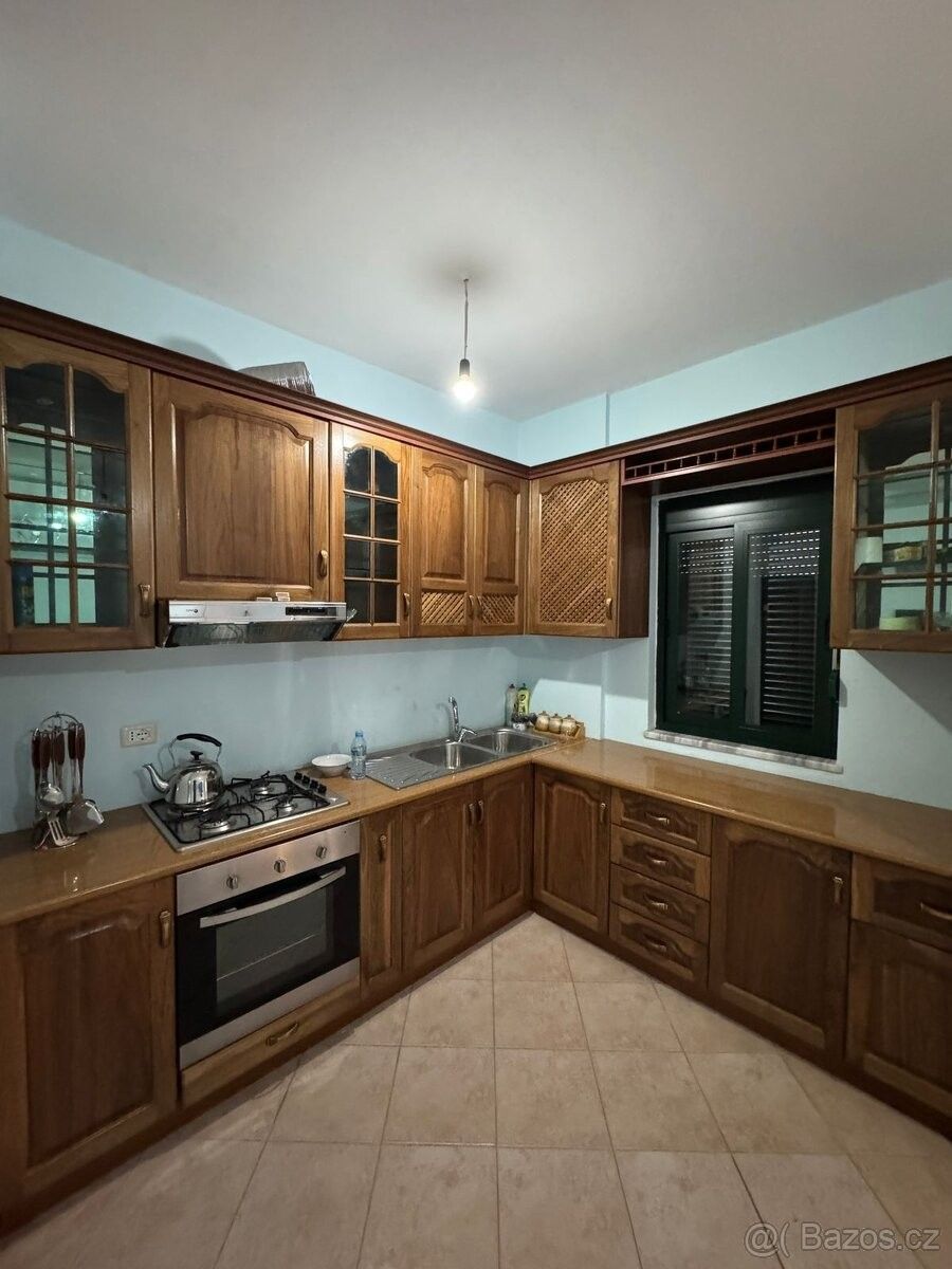 Byty, 987 66, Zahraničí