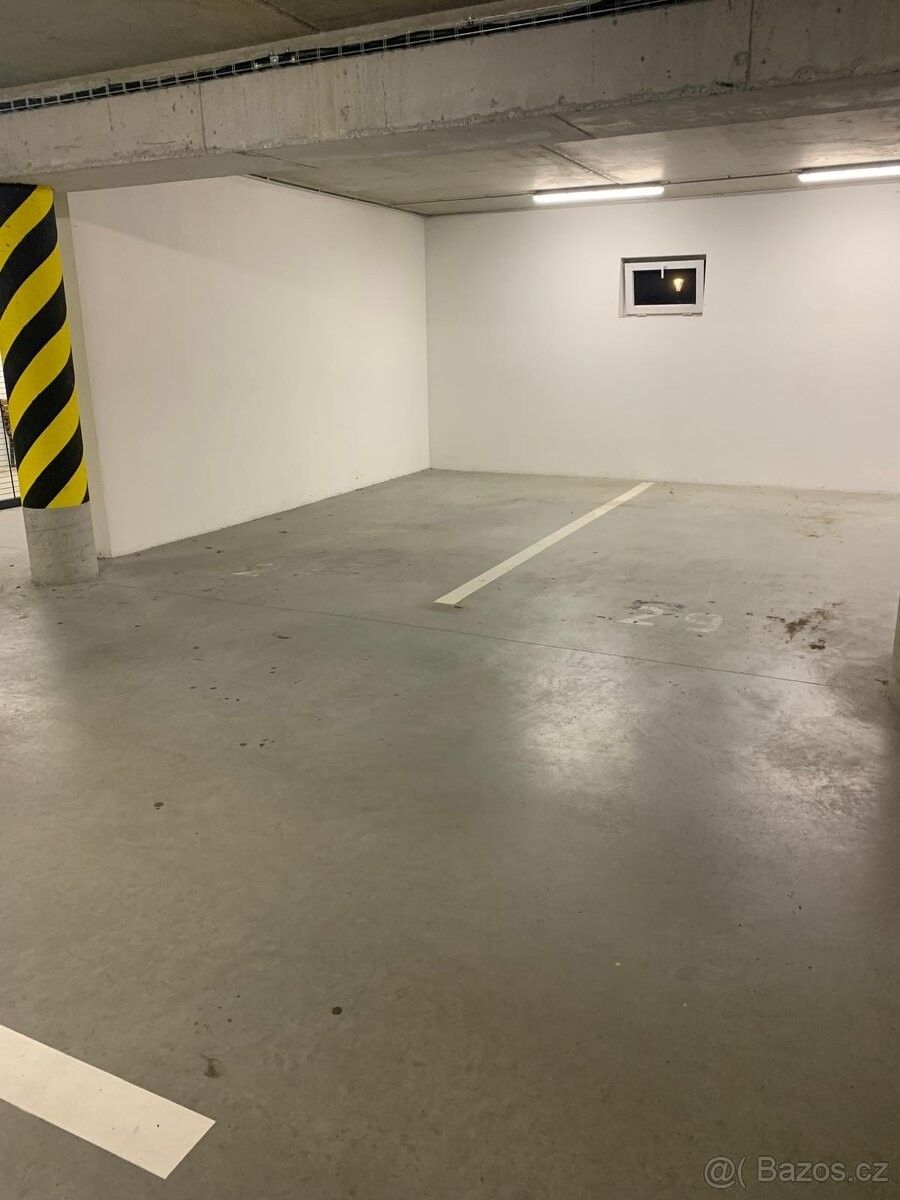 Garáže, Plzeň, 323 00