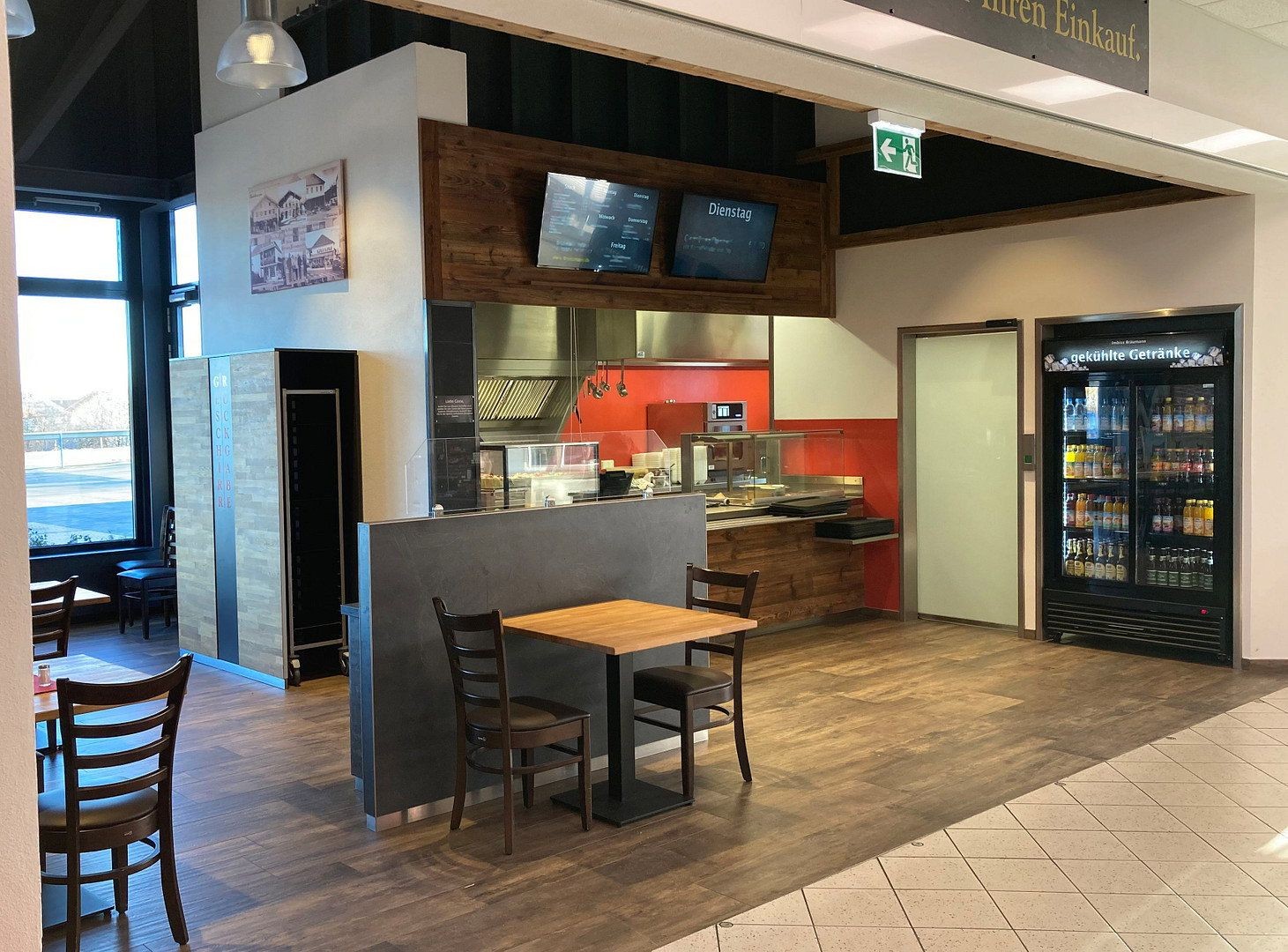 Obchodní prostory, Tittmoninger Straße 43 Fridolfing Fridolfing Bayern 83413, 110 m² - 2