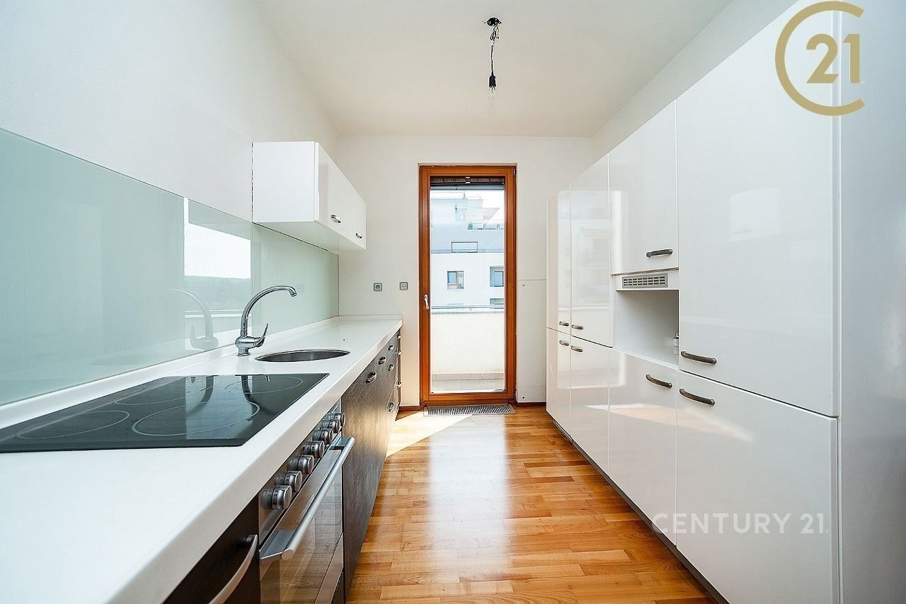 Pronájem byt 4+kk - Mattioliho, Praha, 100 m²