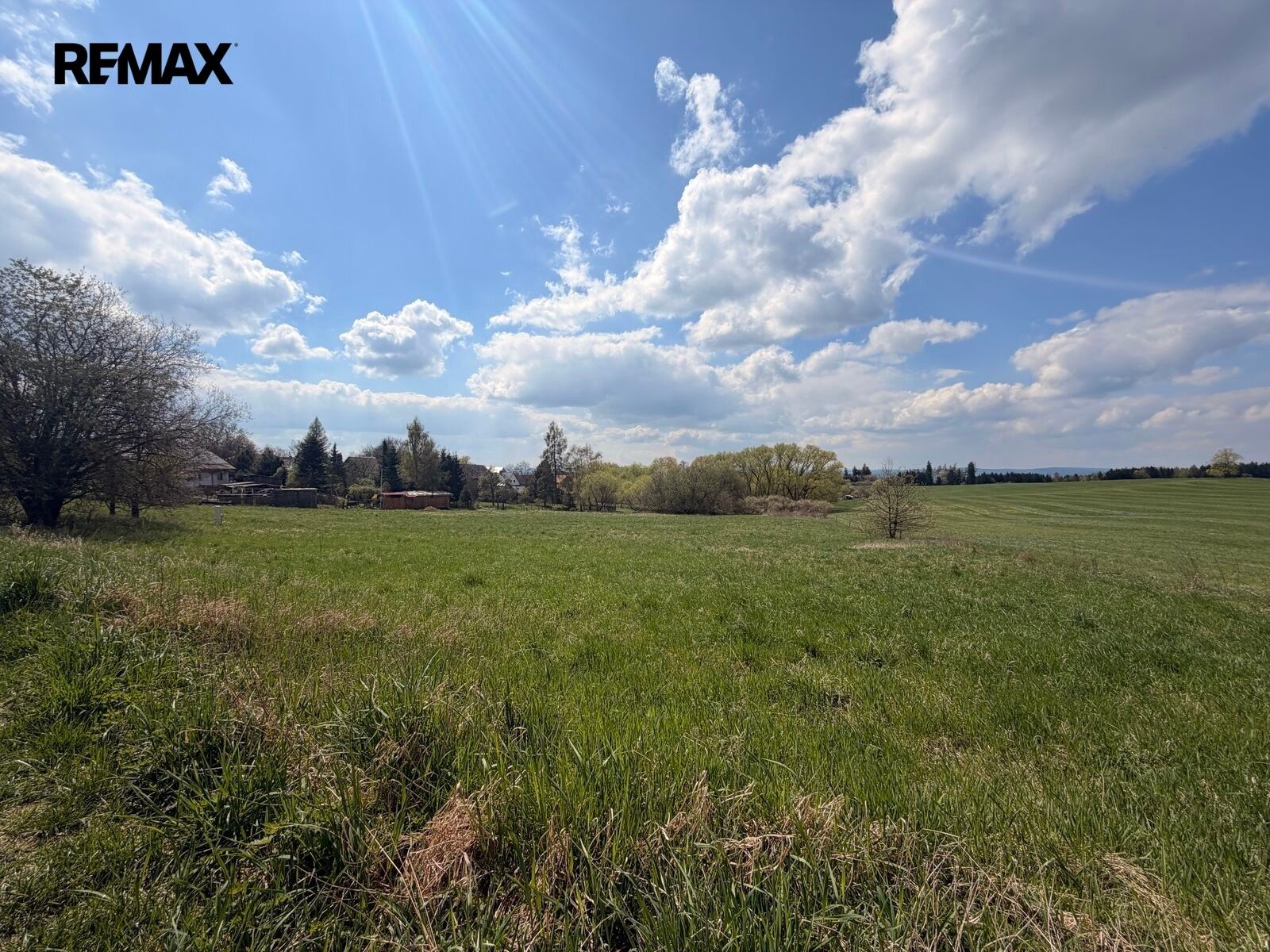 Pozemek pro bydlení, 1 811 m²