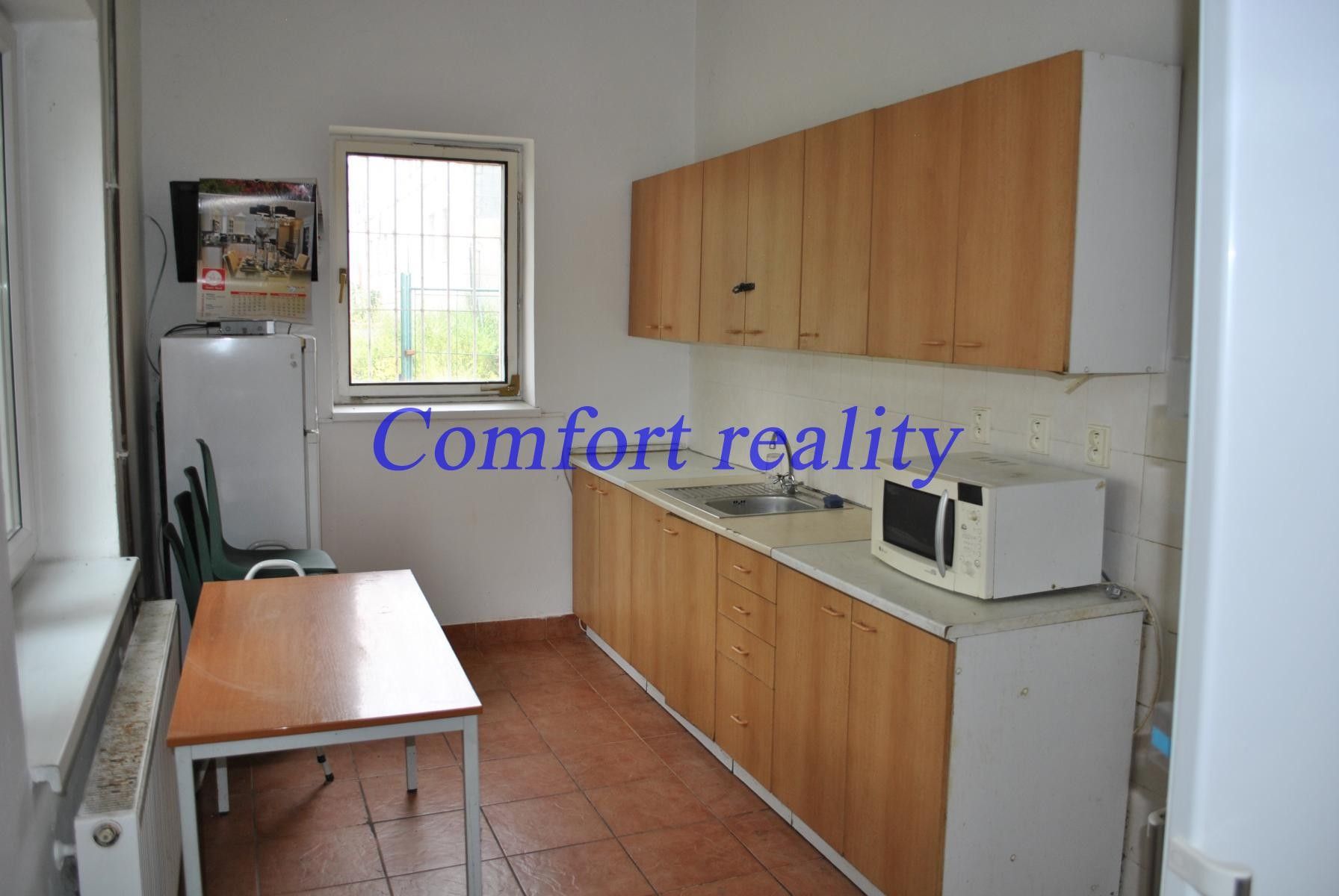 Ubytovací zařízení, Bravantice, 350 m²