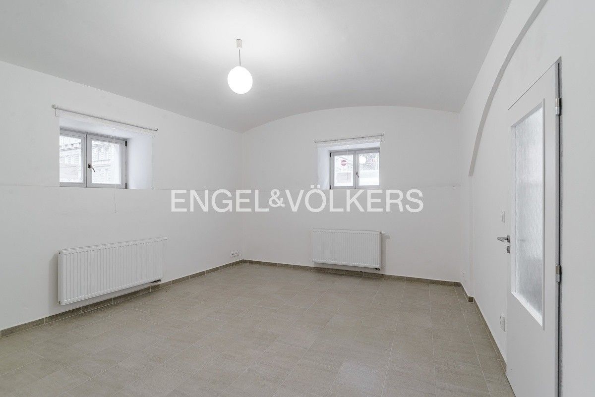 Pronájem byt 2+kk - Legerova, Praha, 60 m²
