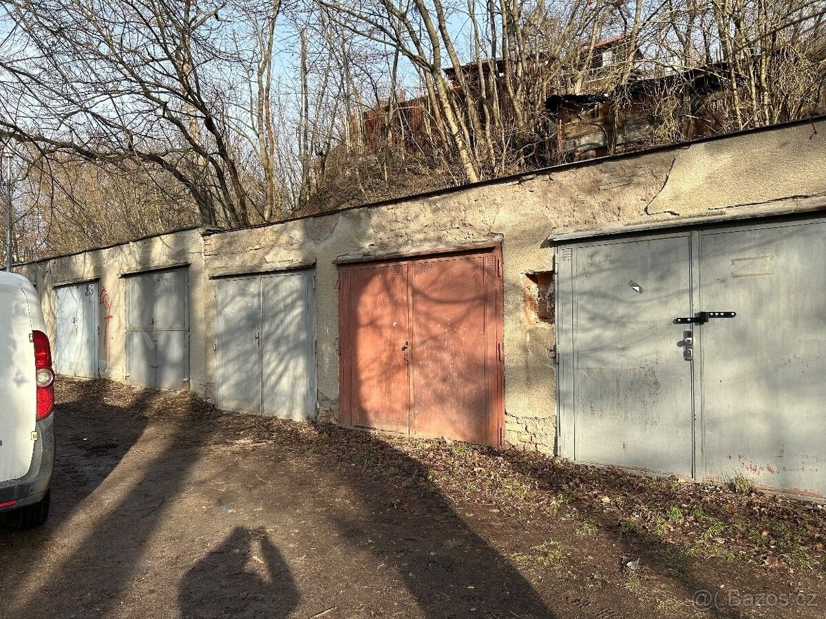 Garáže, Brno, 638 00