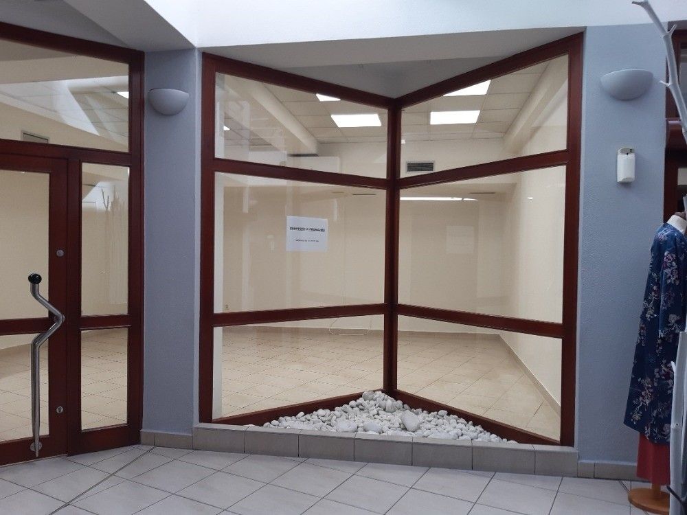 Pronájem obchodní prostory - Uherský Brod, 688 01