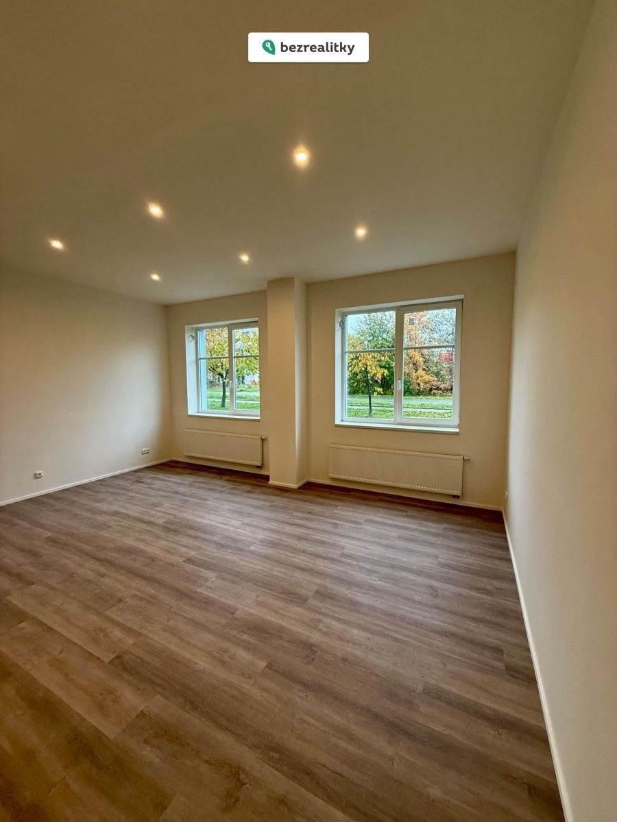 2+kk, Topolová, Milovice, 65 m²