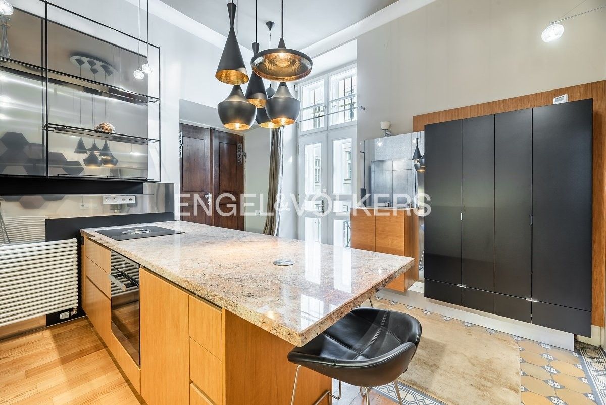 Pronájem byt 4+1 - Thunovská, Praha, 145 m²