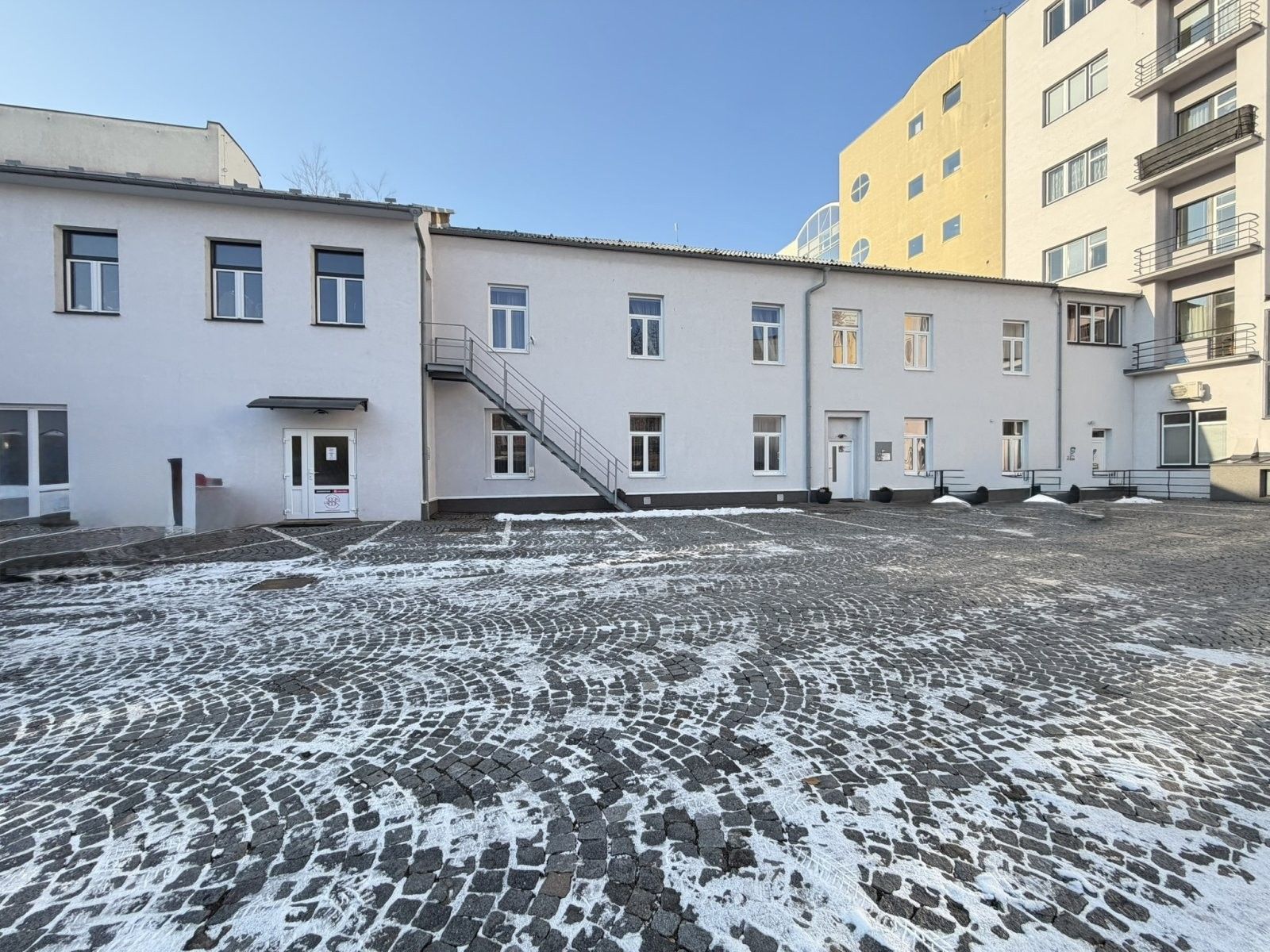 Kanceláře, třída Míru, Pardubice, 16 m²
