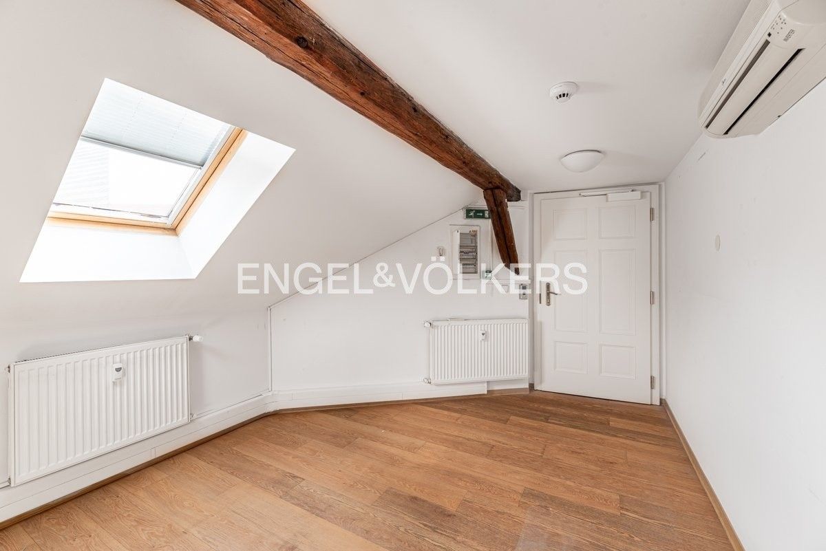 Pronájem kancelář - Myslíkova, Praha, 131 m²