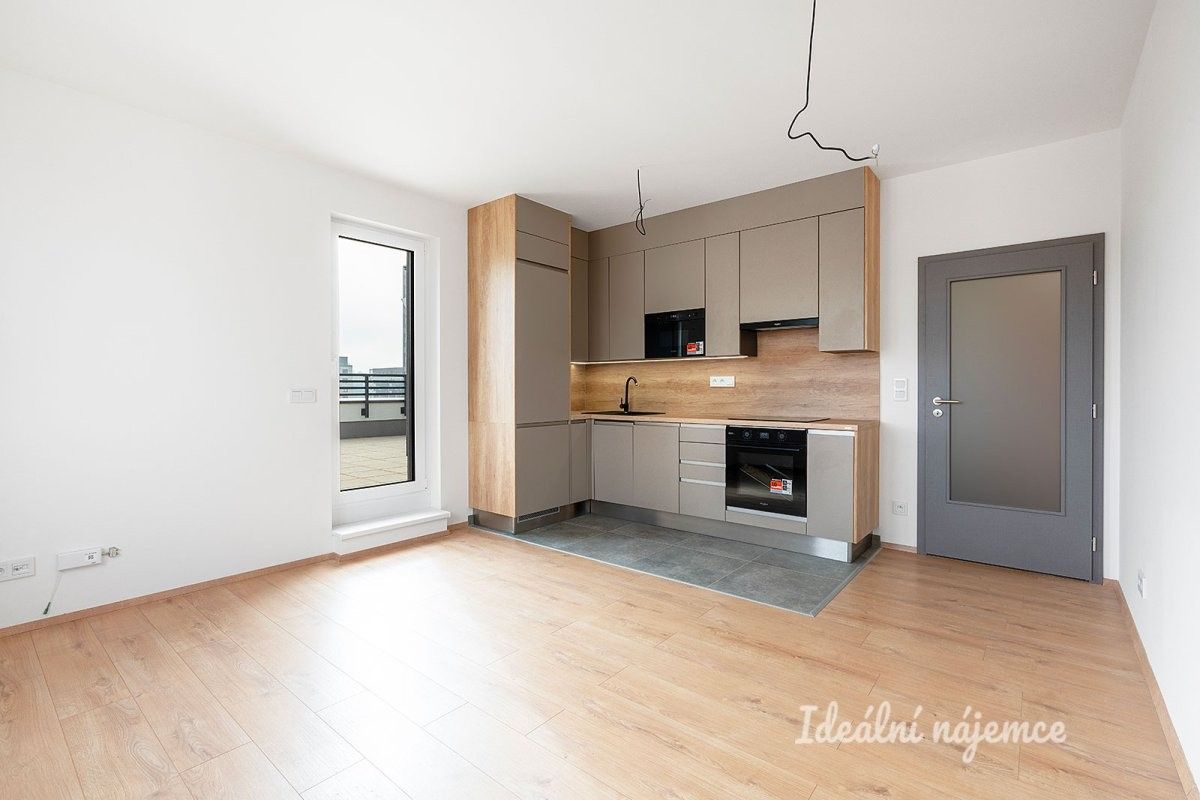 2+kk, Fabiánova, Praha, 51 m²