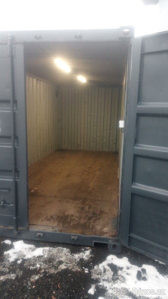 Garáže, Slaný, 274 01