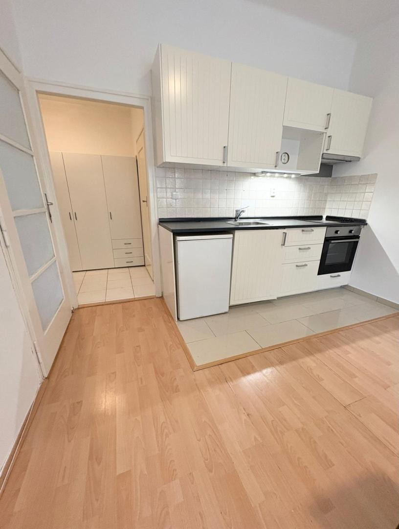 2+kk, Jindřicha Plachty, Praha Smíchov, 43 m² - 2