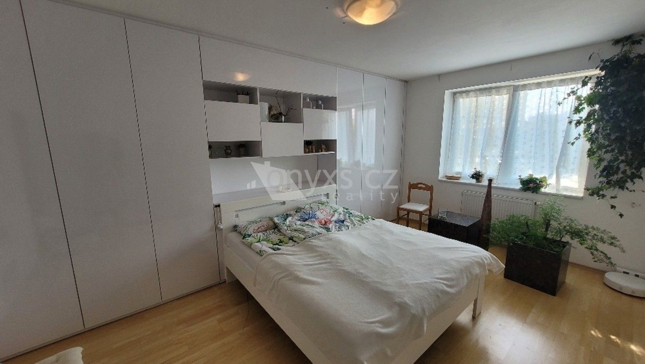 Byt 2+kk · 64 m² · Boloňská, Praha - 3