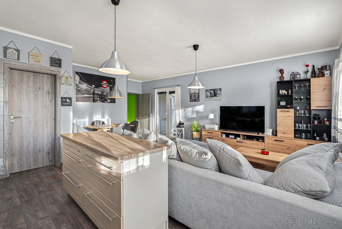 Prodej rodinný dům - Pečky, 289 11