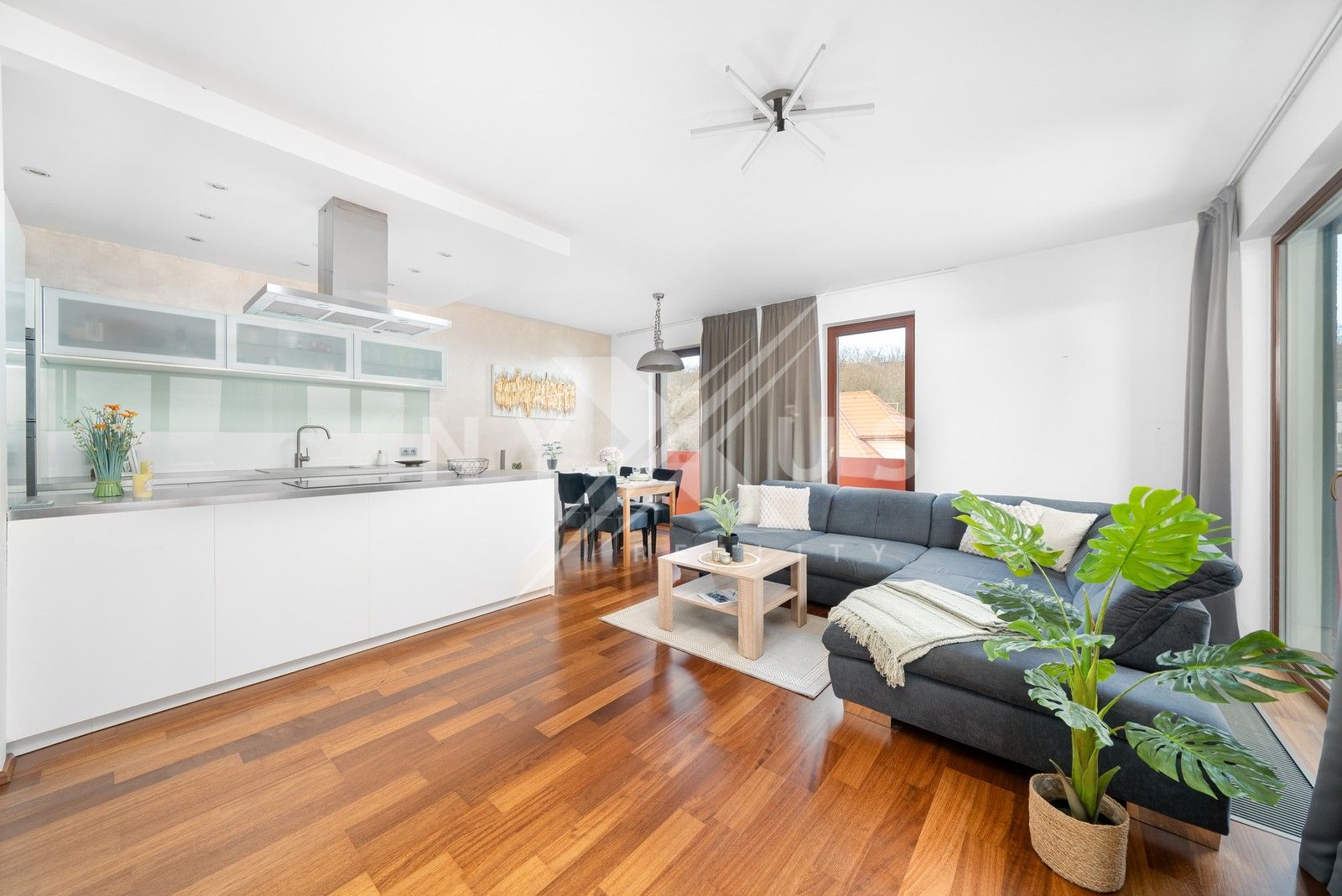 3+kk, Na pomezí, Praha, 81 m²