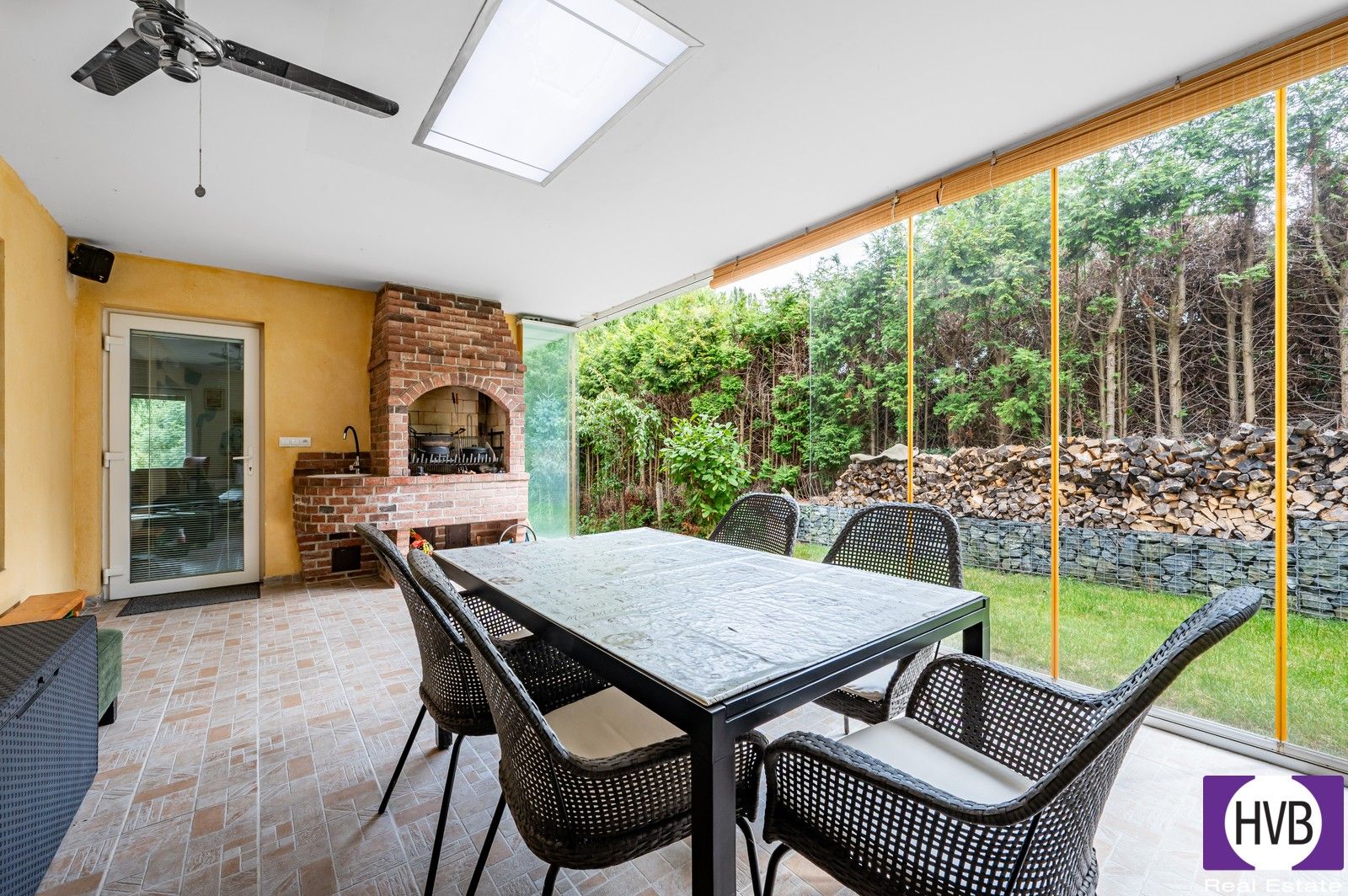 Prodej rodinný dům - Podolanka, 333 m²