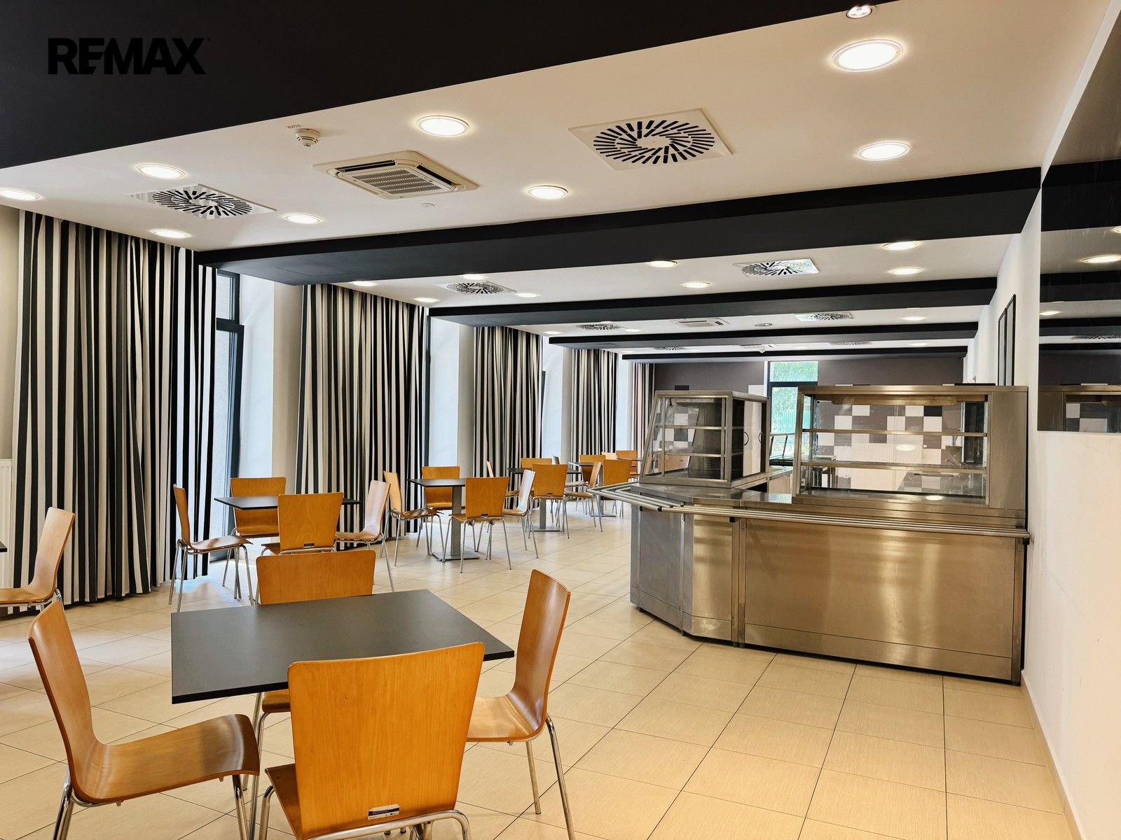 Restaurace, Vladislavova 250, Písek Pražské Předměstí, 362 m² - 1