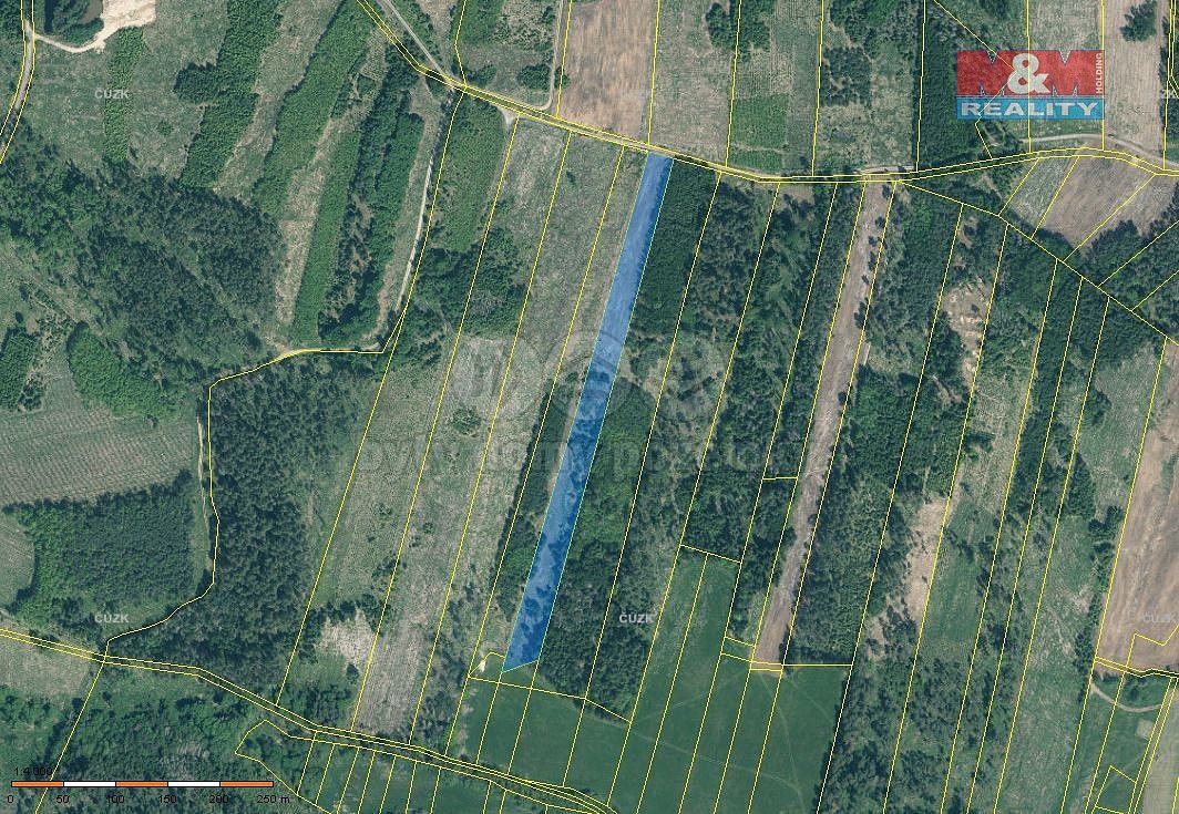 Les, 13 685 m²