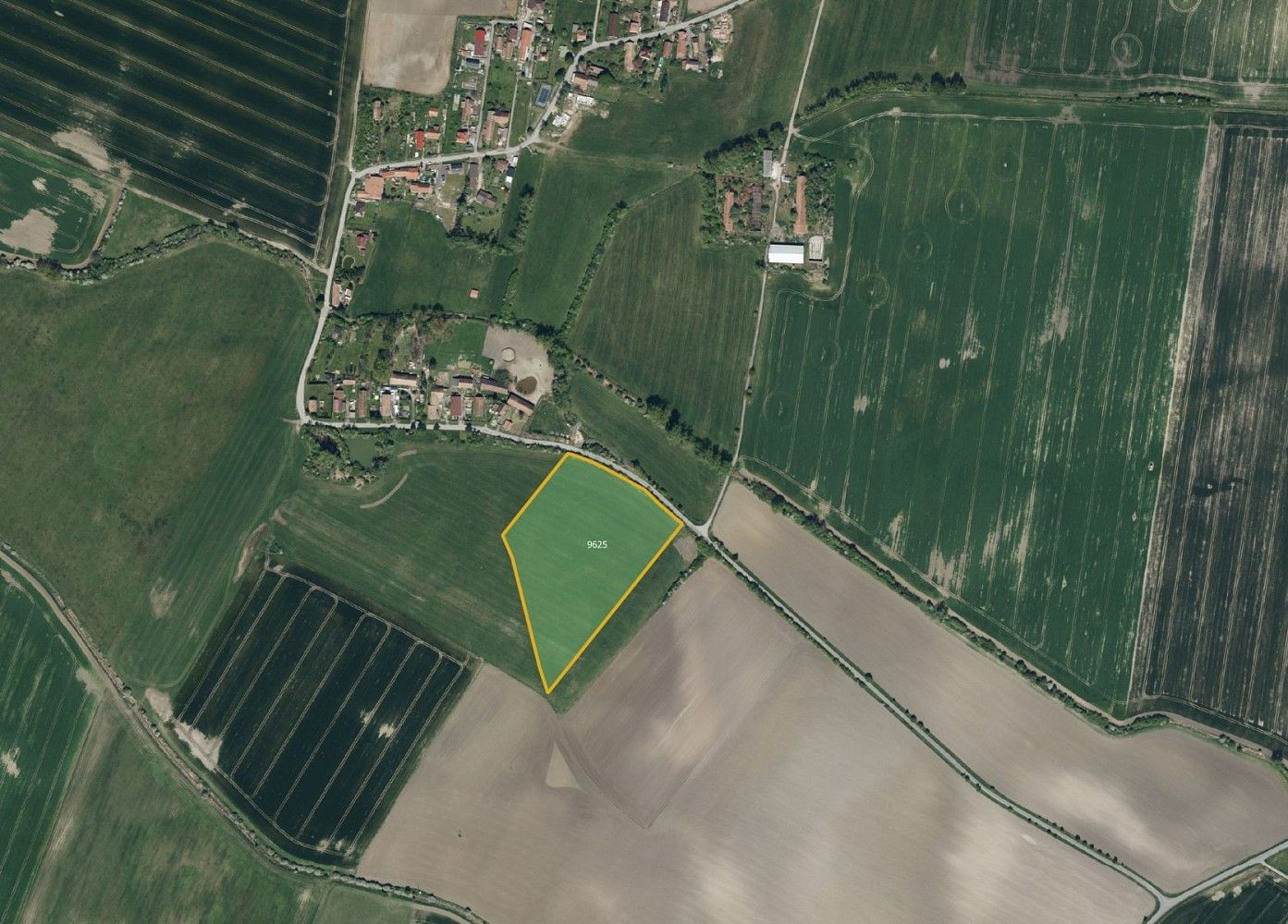 Louka, 32 666 m²