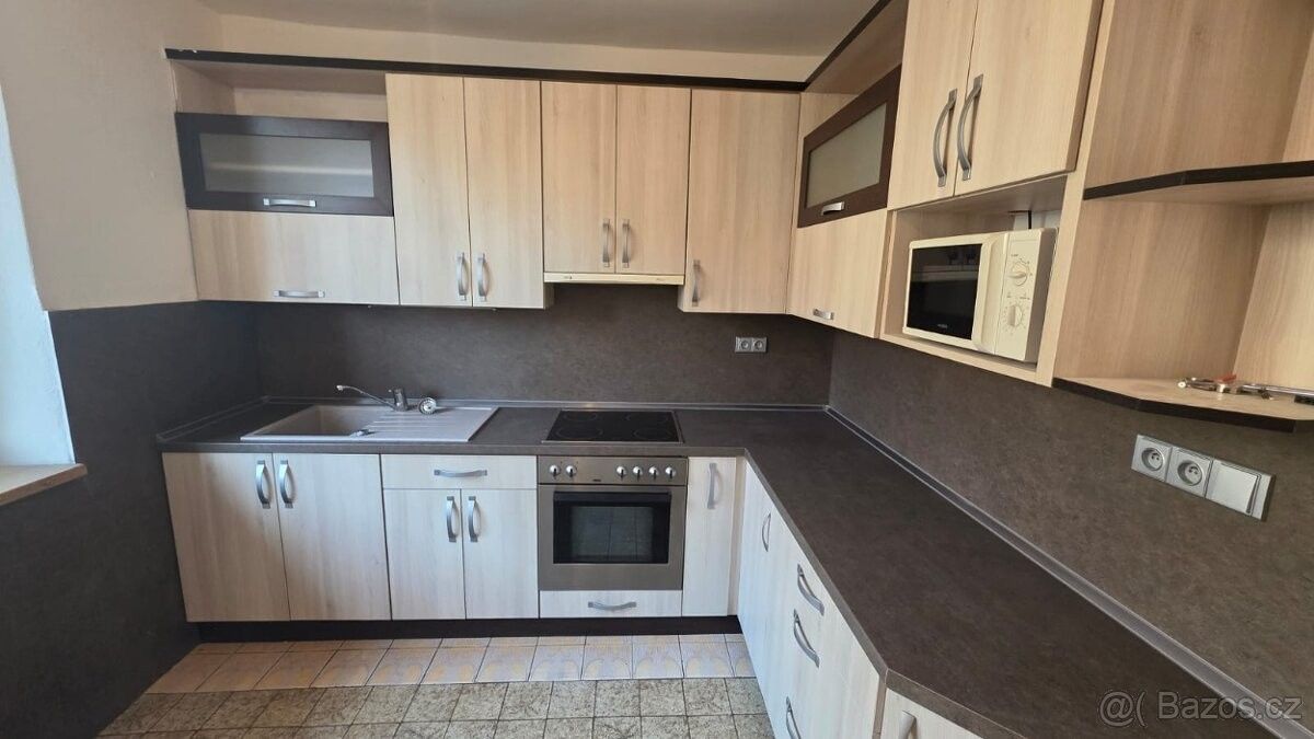 Pronájem rodinný dům - Valašské Meziříčí, 757 01