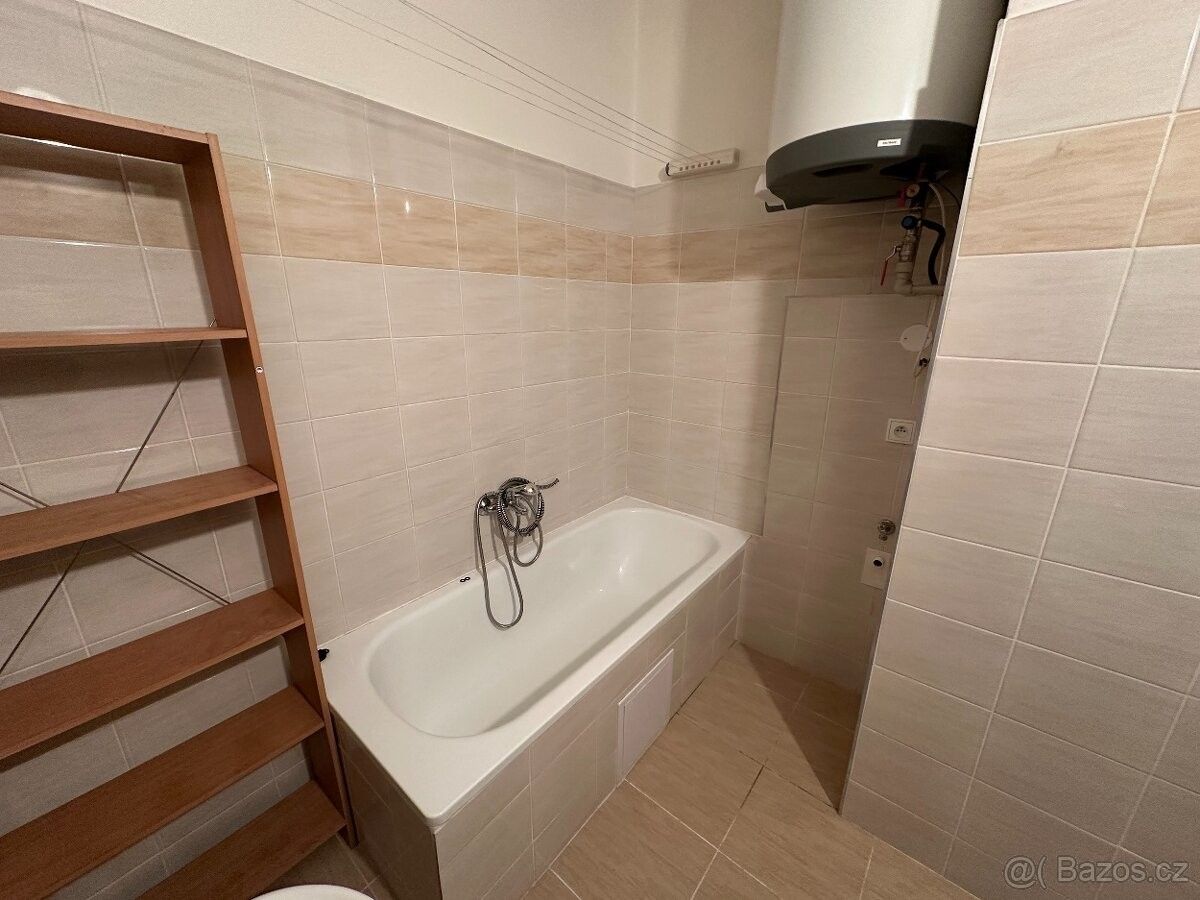 Pronájem byt - Horní Police, 471 06
