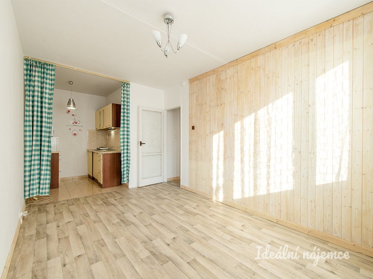 Pronájem byt 2+kk - Jetelová, Praha, 40 m²