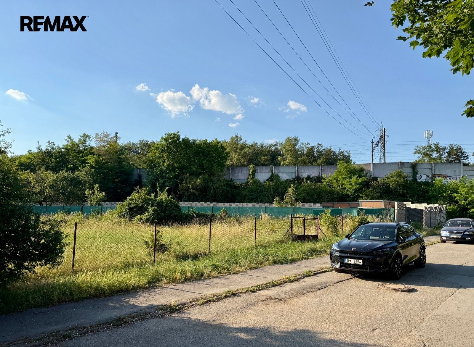 Komerční pozemek · 1 500 m² · Praha - 4