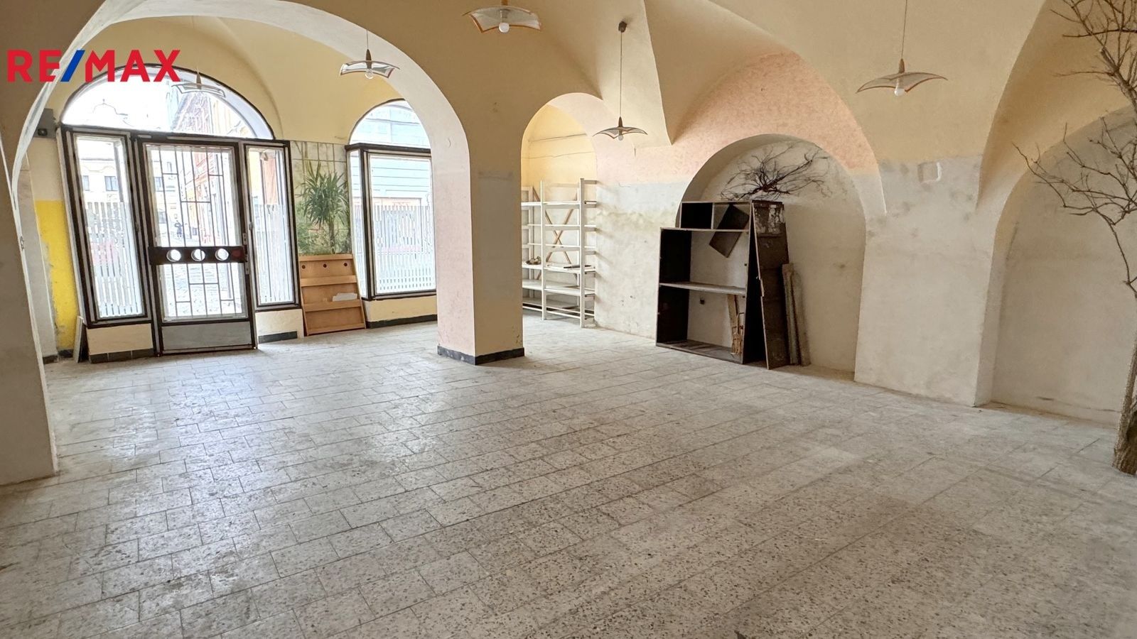 Pronájem obchodní prostory - Masarykovo náměstí, Pelhřimov, 115 m²