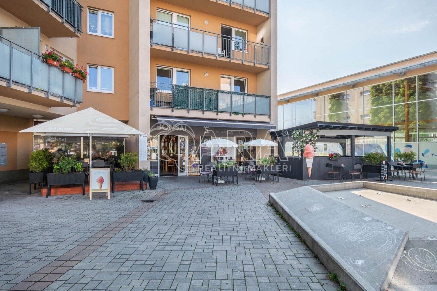 Restaurace · 195 m² · náměstí Přátelství, Praha 10 - Hostivař - 3