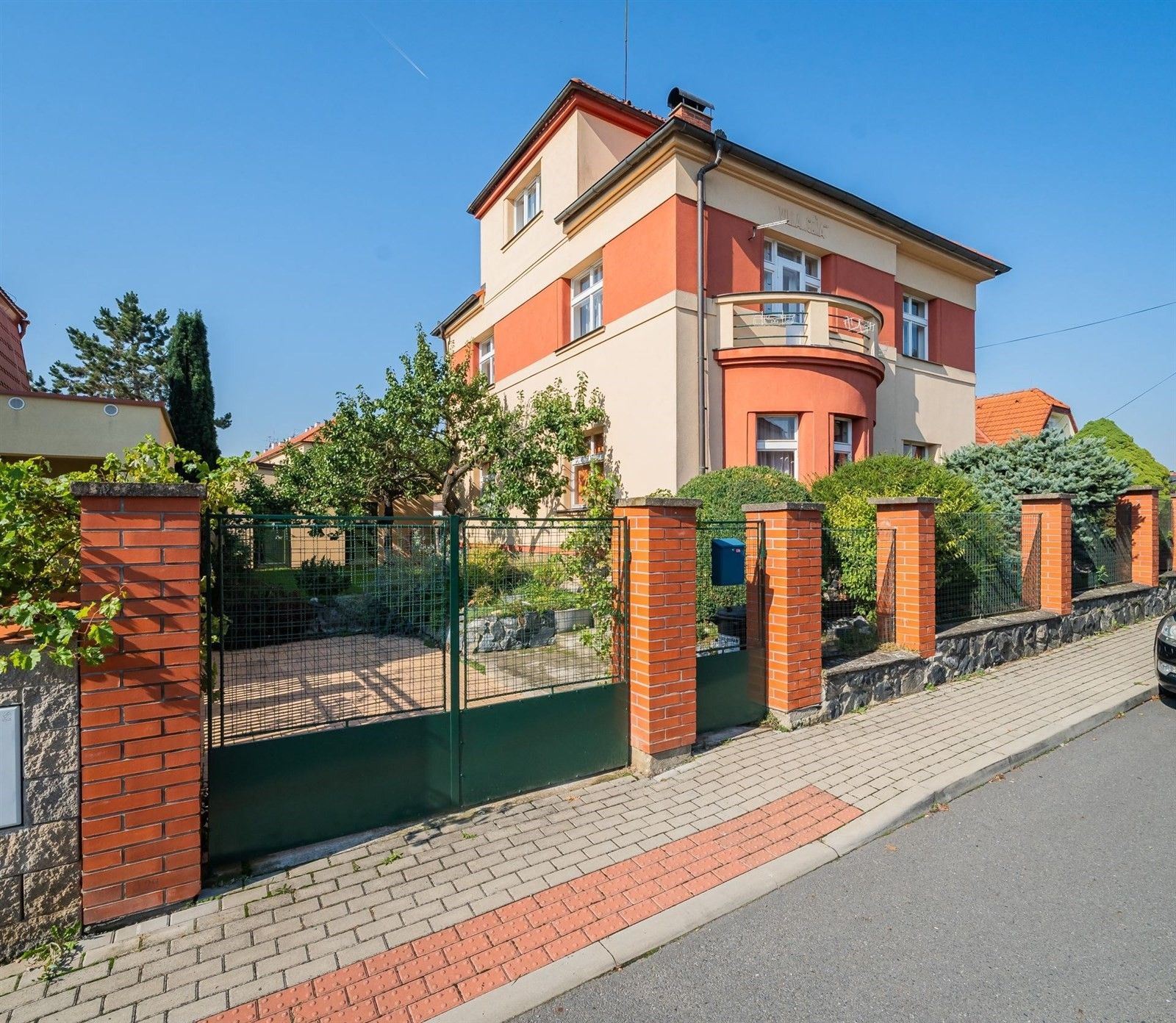 Vily, Nečova, Praha, 200 m²