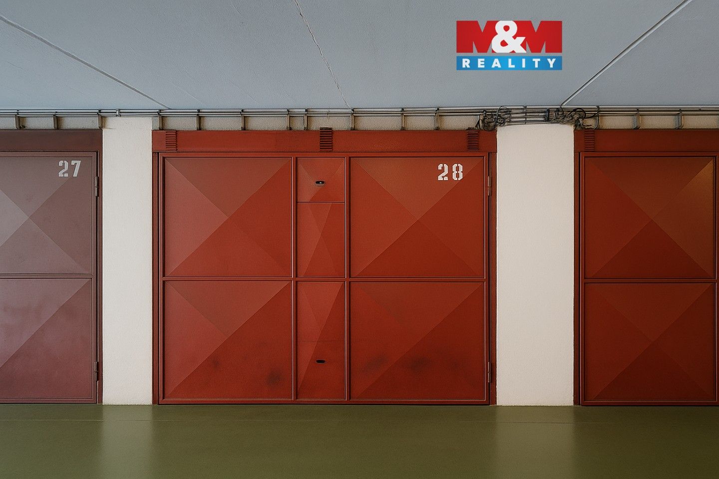 Garáže, Bellevue, Kladno, 16 m²