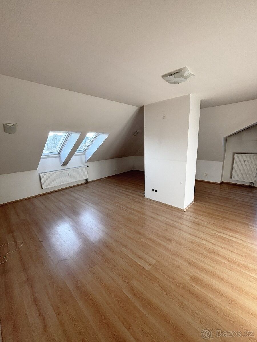 Byty, Pardubice, 533 53