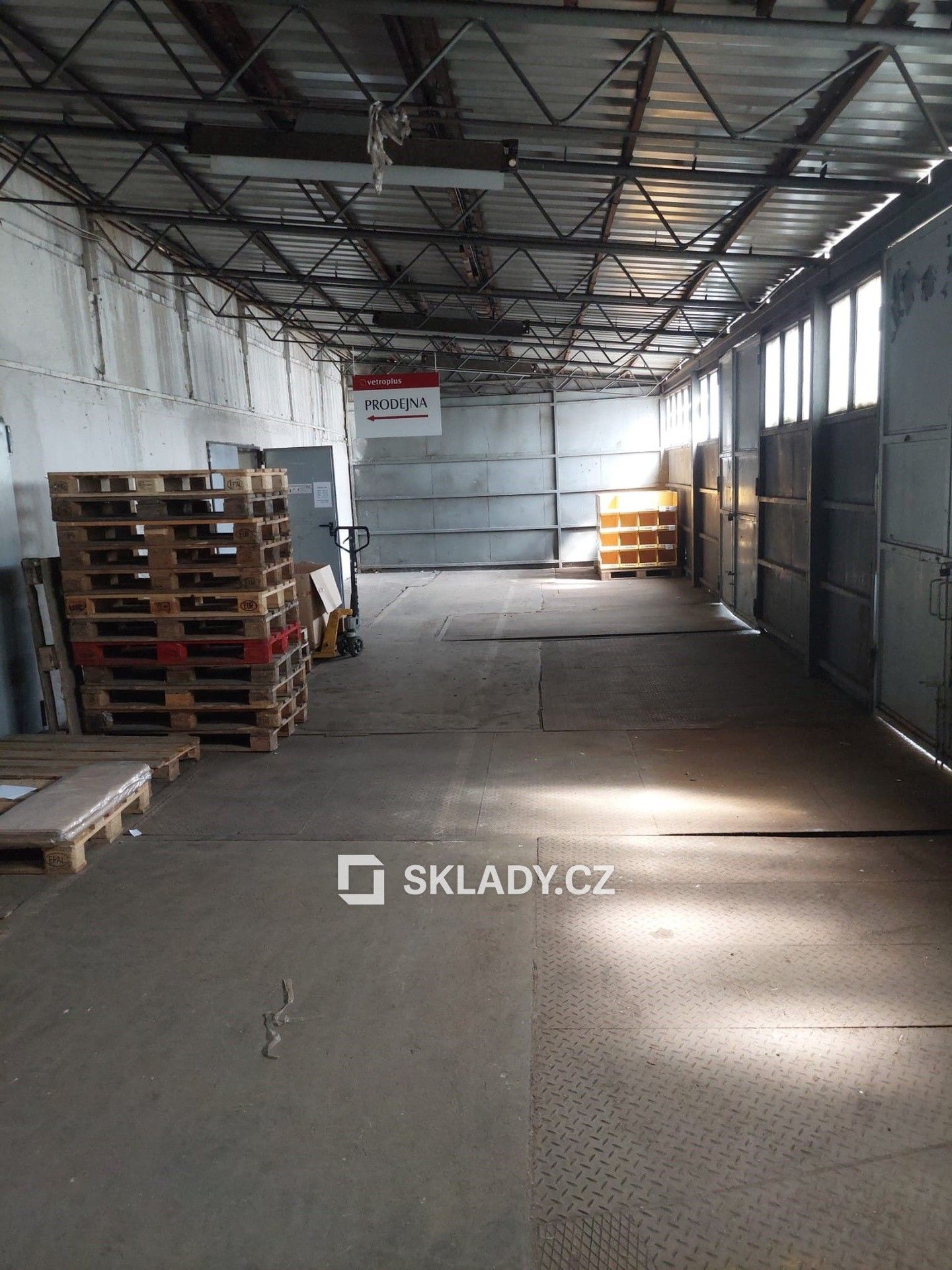 Sklady, Pražské Předměstí, Hradec Králové, 2 m²