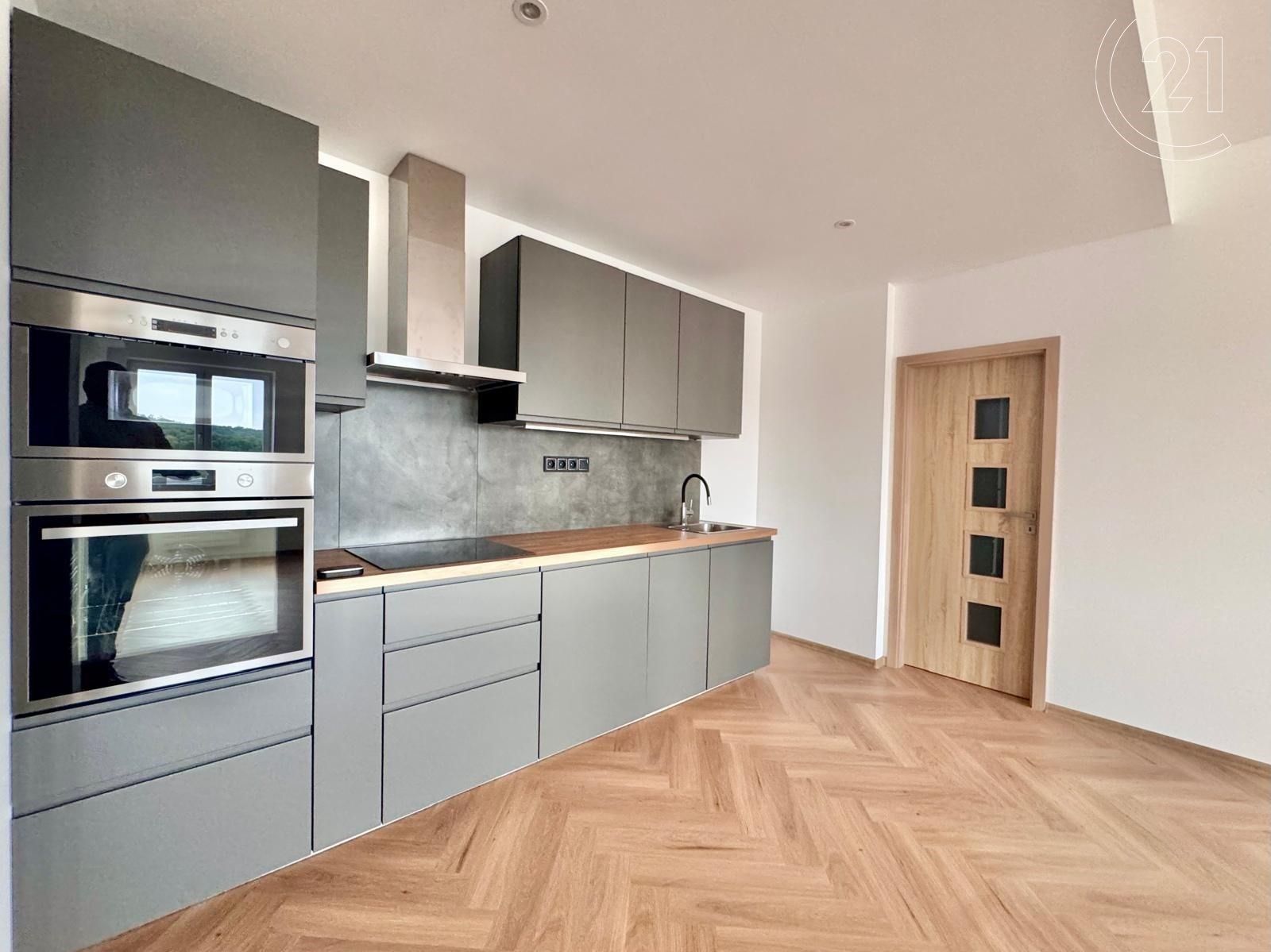 2+kk, Sokolovská, Praha, 48 m²