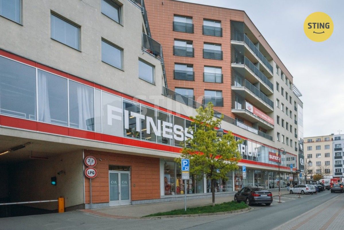 Kanceláře, třída Míru, Pardubice Zelené Předměstí, 65 m² - 2