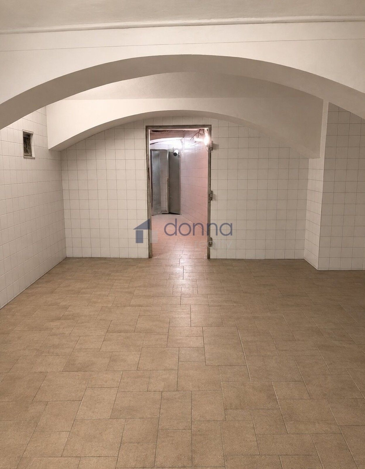 Sklad · 220 m² · náměstí Protifašistických bojovníků, Praha Uhříněves - 4