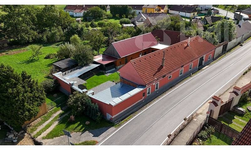 Rodinné domy, Bečice, okres České Budějovice, 240 m² - 1