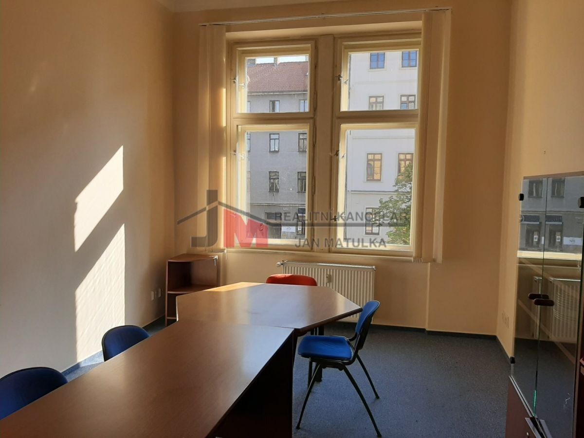Kancelář, Písek – další