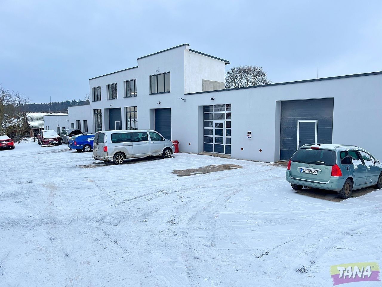 Pronájem výrobní prostory - Doubravice, 2 000 m²